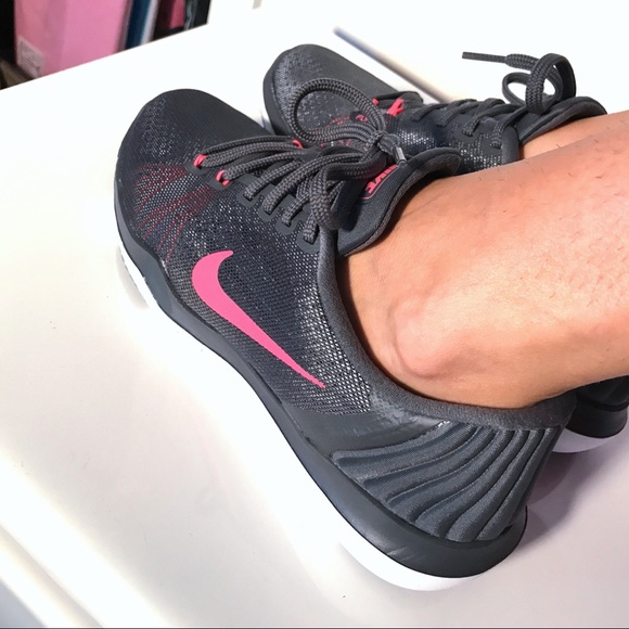 NIKE S/11 - Grey/Neon Pink Sneakers 👟💓 - Picture 3 of 8